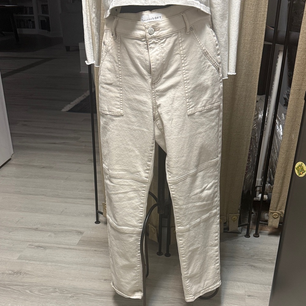 LOFT Women's Cream “the girlfriend”Straight Leg Jeans